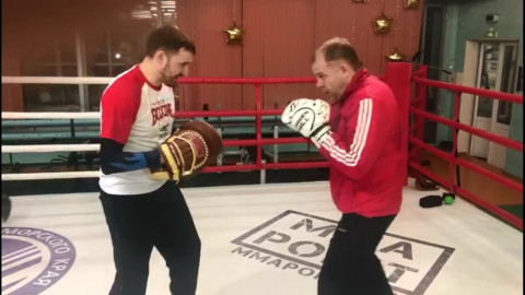 Федерация кикбоксинга поздравляет приморцев с днем физкультурника