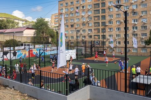 Новую спортивную площадку открыли во Владивостоке