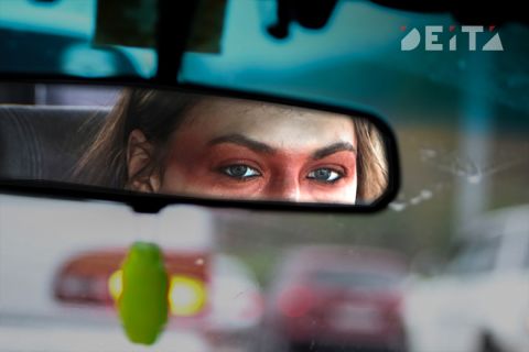 Падающие от ветра деревья осложнили дорожную обстановку во Владивостоке