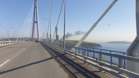 Мощный пожар вспыхнул в жилом микрорайоне Владивостока