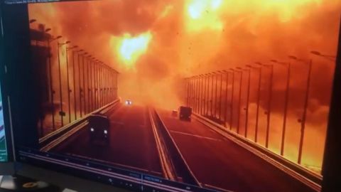 Три человека погибли в результате взрыва на Крымском мосту