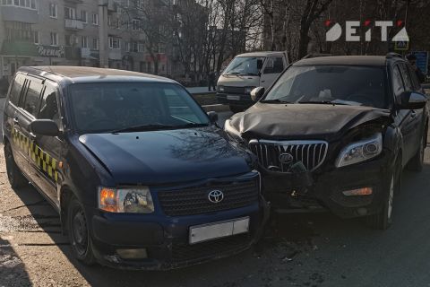 Первые заморозки после дождя сковали приморские дороги