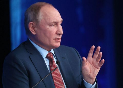 Путин поручил собрать все данные о нарушениях прав участников СВО