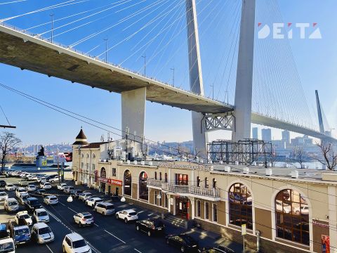 Массовое ДТП на Золотом мосту произошло во Владивостоке