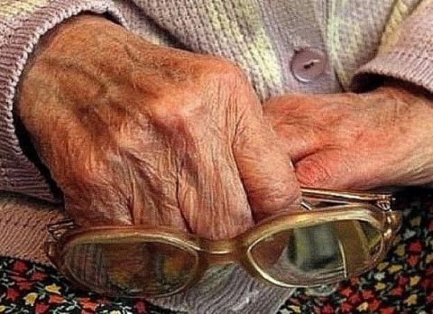 Пенсионерка в Приморье отдала полтора миллиона рублей мошеннику-курьеру