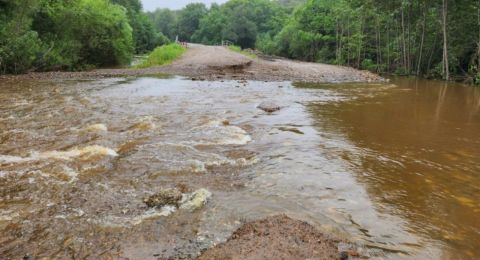 Ни проезда, ни объезда: большая вода пришла в Приморье