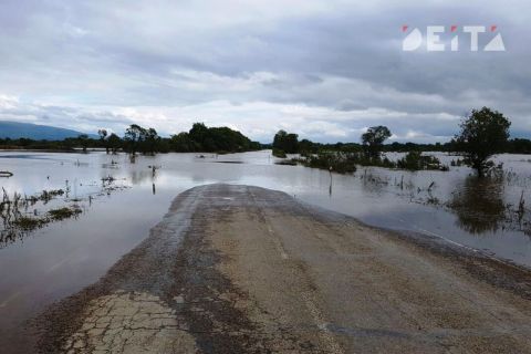 Несколько дорог остаются затопленными в Приморье