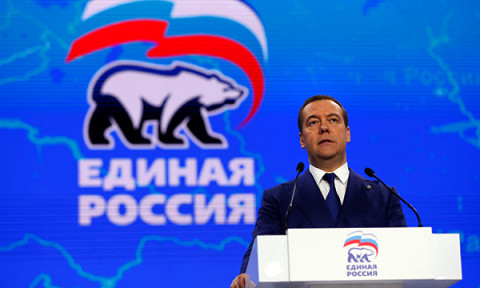 Медведев предложил ввести базовый доход