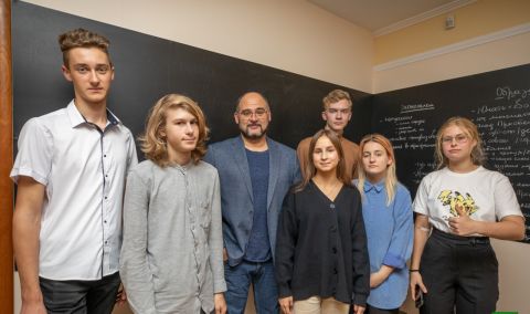 Практику в мэрии Владивостока прошли школьники столицы Приморья