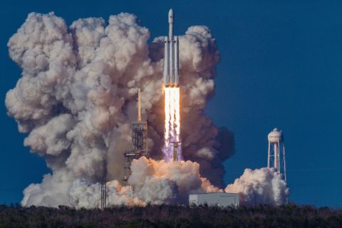 Маск игнорирует санкции: российский космонавт полетит на МКС на Crew Dragon