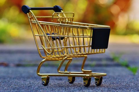 Полки с бесплатными продуктами хотят обустроить в российских магазинах
