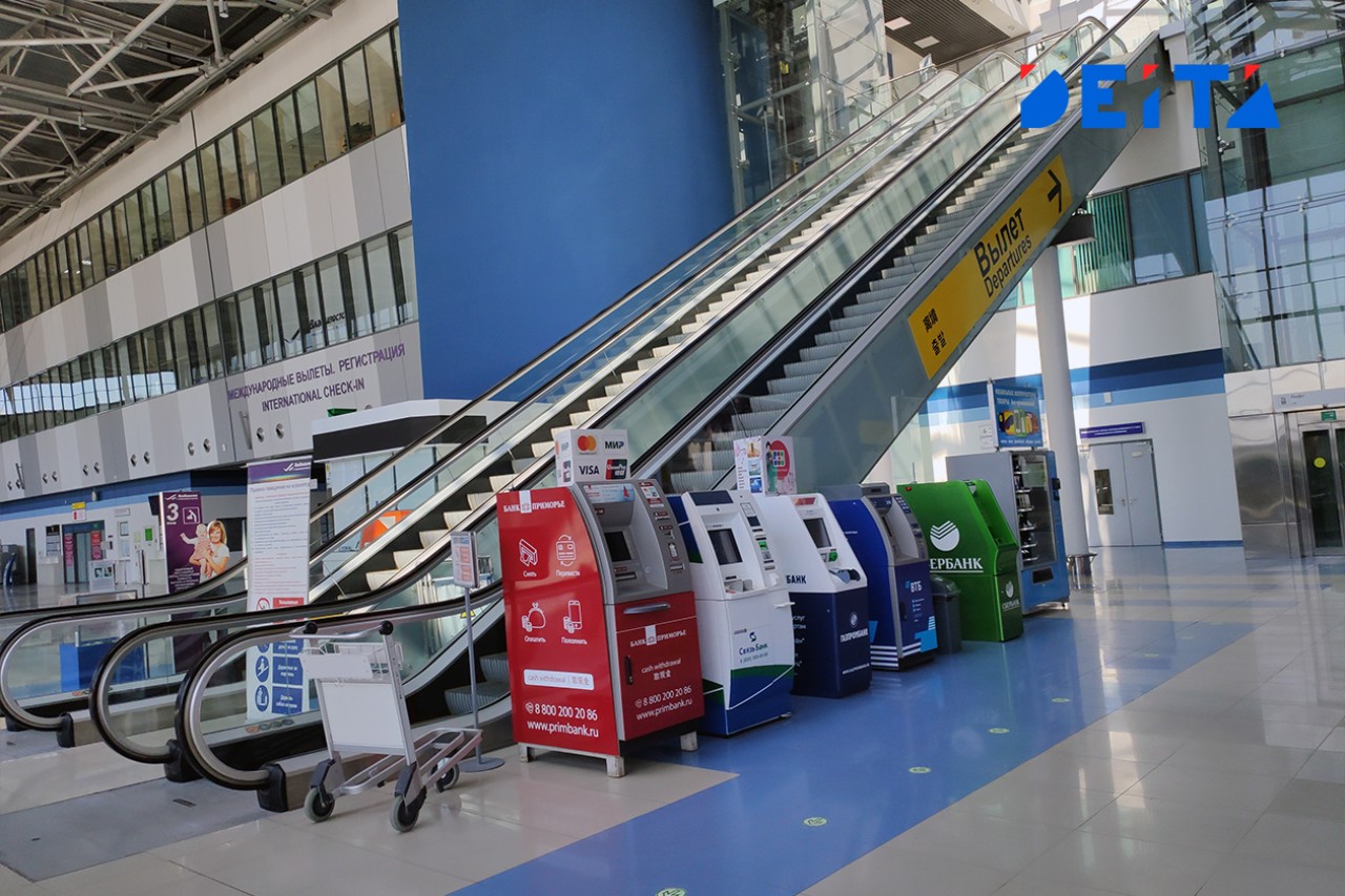 Более 700 пассажиров ждут отложенных рейсов из Владивостока