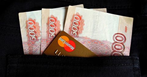 Родителям погибших участников спецоперации могут простить долги по кредитам