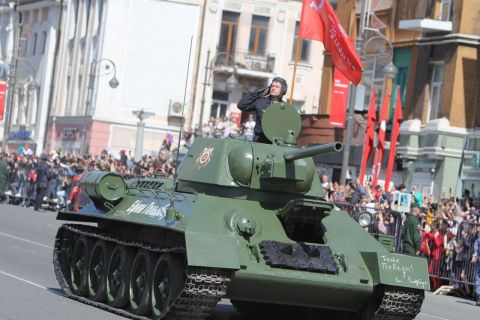 Владивосток отмечает день Победы