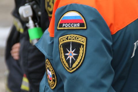 Нанизался на арматуру: спасателей Приморья привлекли для помощи жертве ДТП