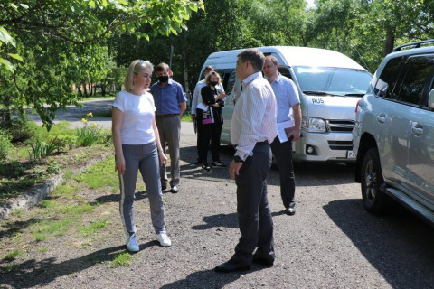 Глава Уссурийска распорядился об устранении зарослей травы в короткие сроки