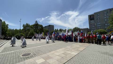Более тысячи приморцев вышли поддержать военных на Украине 