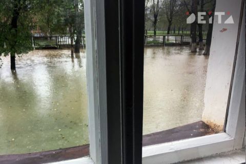 Дождь залил юг Хабаровска