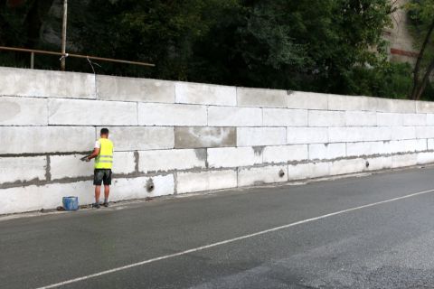 Ремонт подпорной стены ведут во Владивостоке