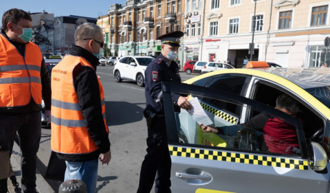 Облаву на таксистов устроили во Владивостоке