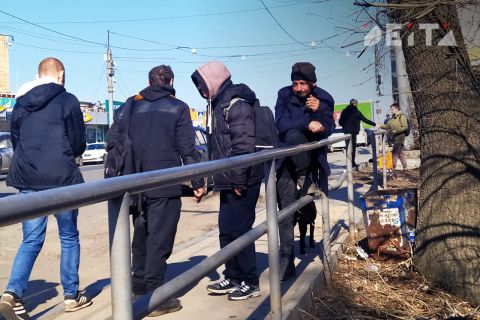 Группу мигрантов-нелегалов задержали во Владивостоке в ходе облавы