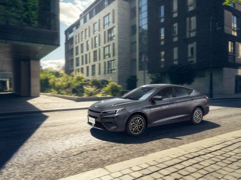 Стала известна цена лифтбека «Москвич 6»