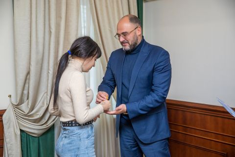 Дети-сироты Владивостока продолжают получать ключи от своих квартир