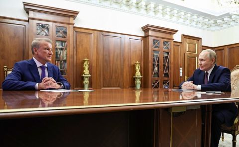 Путин оценил отечественные технологии на примере новой платежной системы «Вжух»