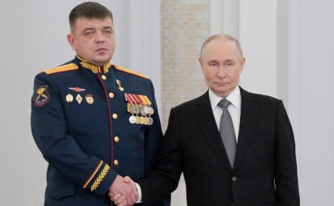 Освободил шесть населенных пунктов: Путин наградил генерал-майора Майданкина из Приморья