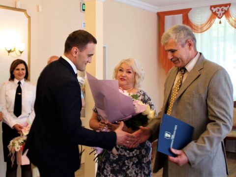 В День семьи, любви и верности в брак вступили 25 уссурийских пар