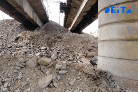 Часть моста рухнула в центре города в Приморье