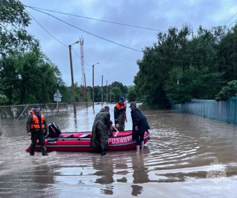 Двое детей погибли в тайфун в Приморье