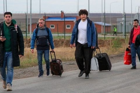 Стало известно, сколько россиян работает в Казахстане