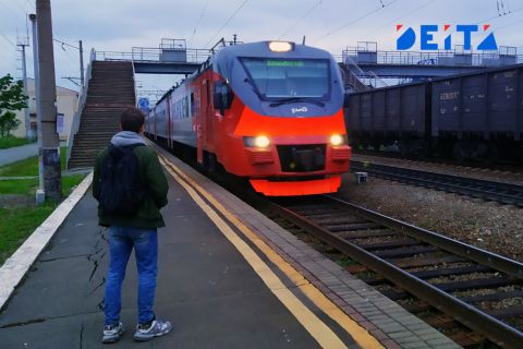 Неизвестные вандалы вывели из строя современную электричку в Приморье