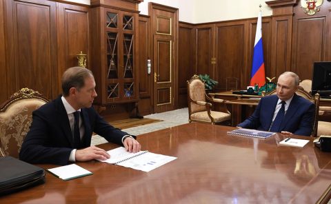 Оружие и космос: Мантуров доложил Путину об итогах работы ОПК и промышленности