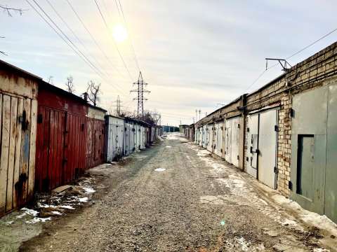 Держала в гараже: Уголовное дело завели на мать за истязание дочери