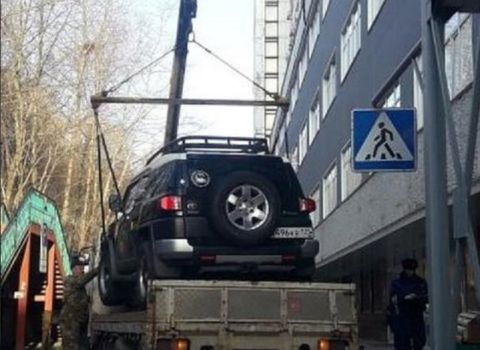 Водителей могут начать уведомлять об эвакуации машины по СМС