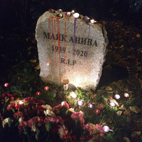 Похоронный флешмоб шагает по Дальнему Востоку: сахалинцы оплакивают заброшенный маяк