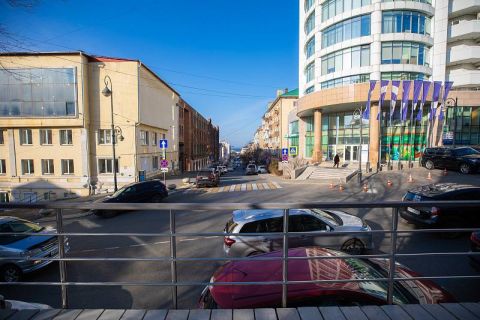 "Место для казни" или "нормальная курилка" - новое благоустройство Владивостока не радует горожан