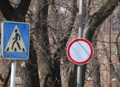 Человека сбили на пешеходном переходе во Владивостоке
