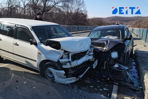 Водители Приморья предупреждают об авариях на дорогах региона