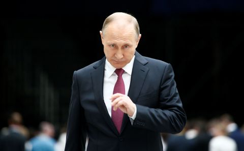 Почему Путин не уйдёт, как Ельцин, рассказал Хазин