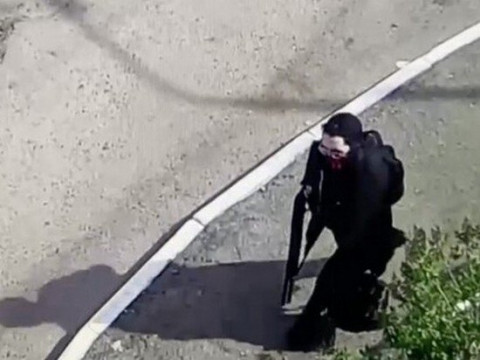 Обнародовано видео покупки оружия казанским стрелком