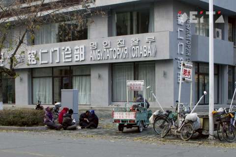 Китай не будет принимать туристов из Приморья