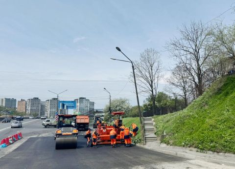Ремонт дорог и нанесение разметки продолжается во Владивостоке