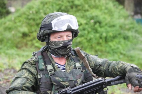 Раздавать автомобили участникам СВО предложили в России