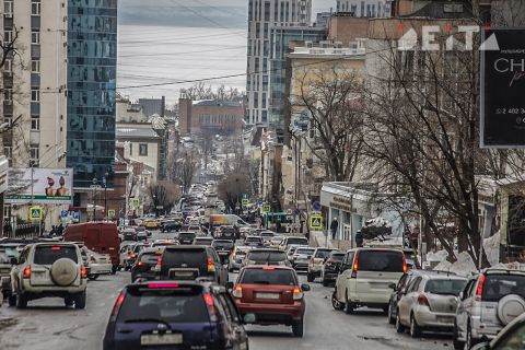 "Дыра в семейном бюджете": ЛДПР против автомобильного утильсбора на Дальнем Востоке