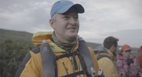 Губернатор взобрался на вулкан, и 300 человек с ним