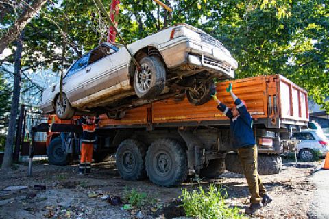 Улицы Владивостока освободят от автохлама