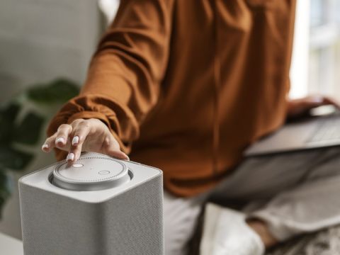 Умные колонки слушают пользователей ежесекундно – Роскачество